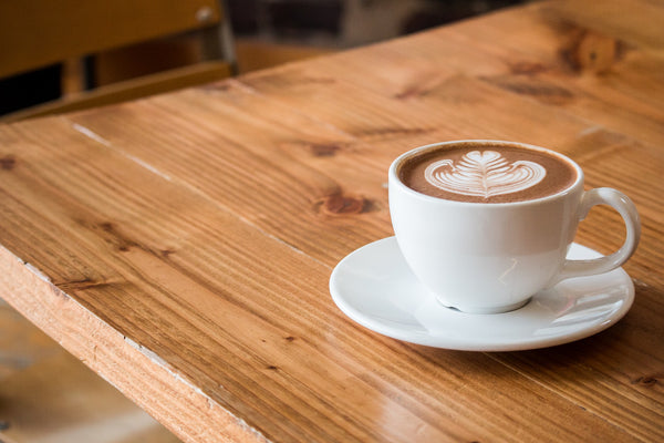 Café décaféiné : les avantages et les inconvénients que vous devez connaître avant de le boire